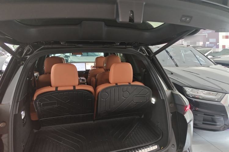 Used Li Auto L8 2023 Pro Model Trunk