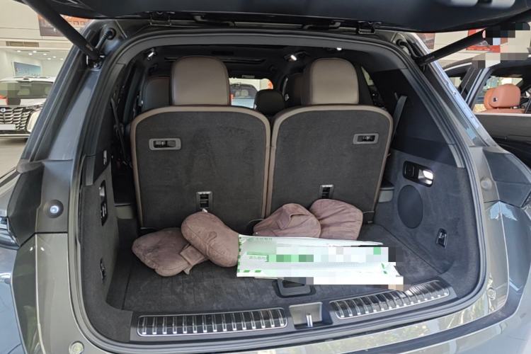 Used Li Auto L8 2023 Pro Model Trunk