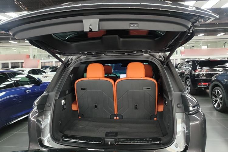 Used Li Auto L8 2023 Pro Model Trunk