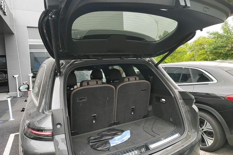 Used Li Auto L8 2023 Pro Model Trunk