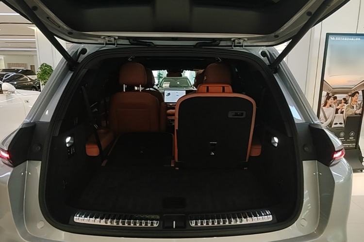 Used Li Auto L8 2023 Pro Model Trunk