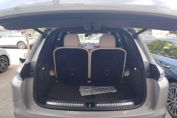 Used Li Auto L8 2023 Pro Model Trunk