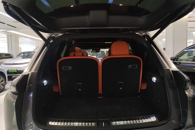 Used Li Auto L8 2023 Pro Model Trunk