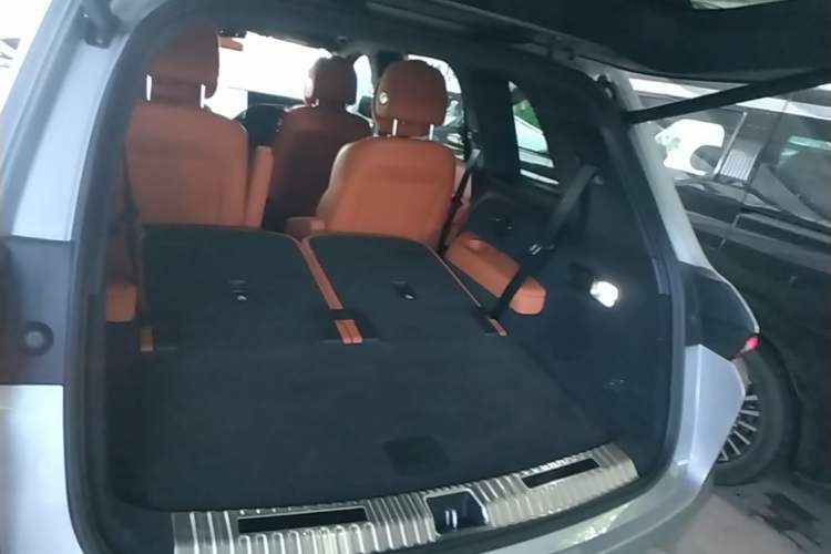 Used Li Auto L8 2023 Pro Model Trunk