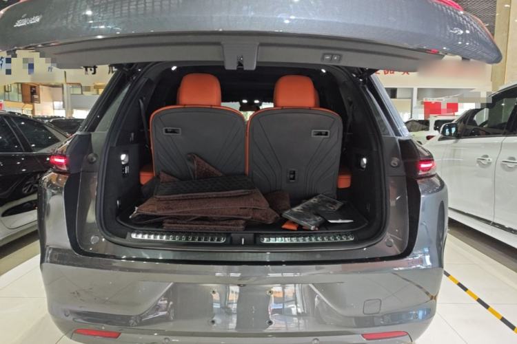 Used Li Auto L8 2023 Pro Model Trunk