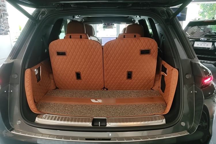 Used Li Auto L8 2023 Pro Model Trunk