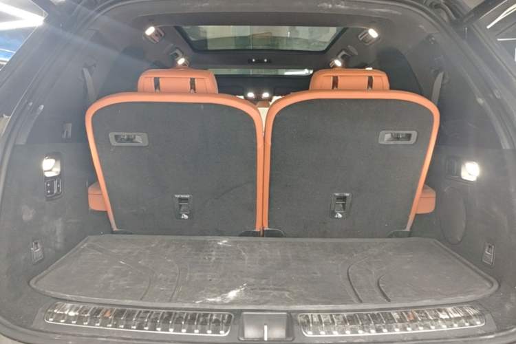 Used Li Auto L8 2023 Pro Model Trunk