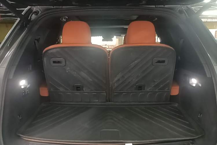 Used Li Auto L8 2023 Pro Model Trunk