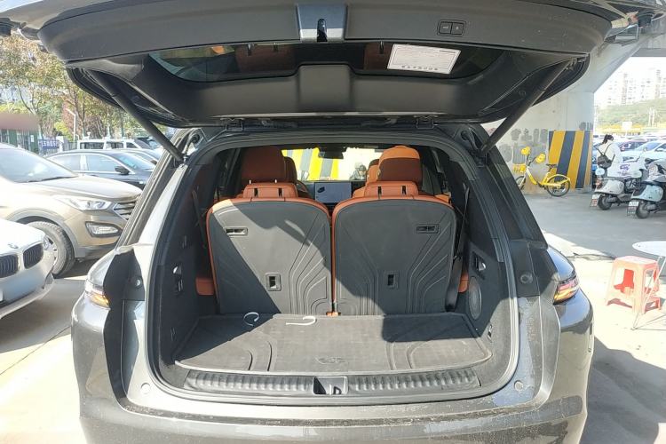 Used Li Auto L8 2023 Pro Model Trunk