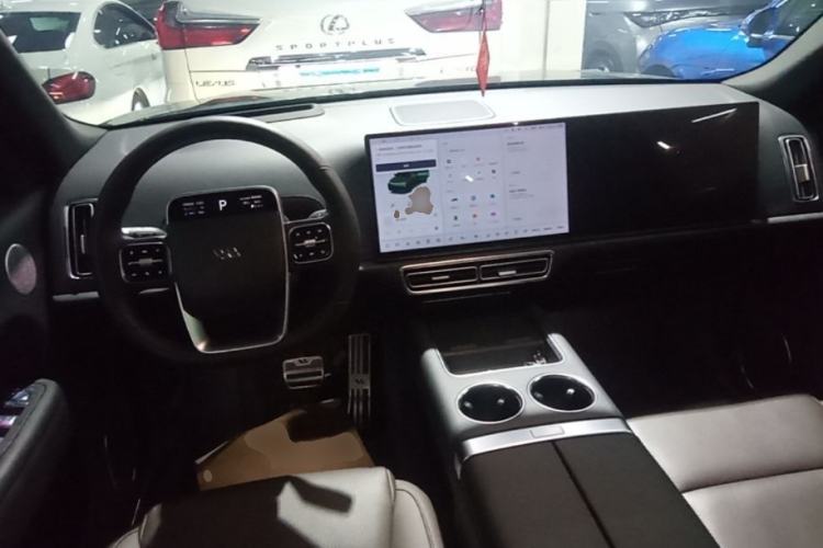 Used Li Auto L8 2023 Max model Center Console