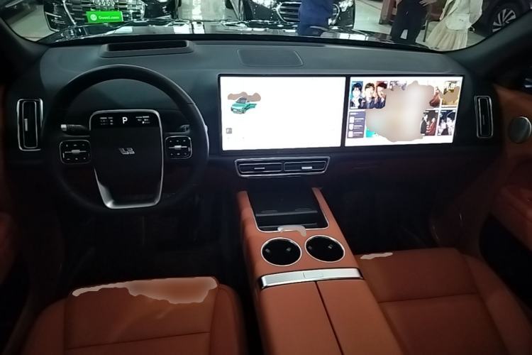 Used Li Auto L8 2023 Pro Model Center Console