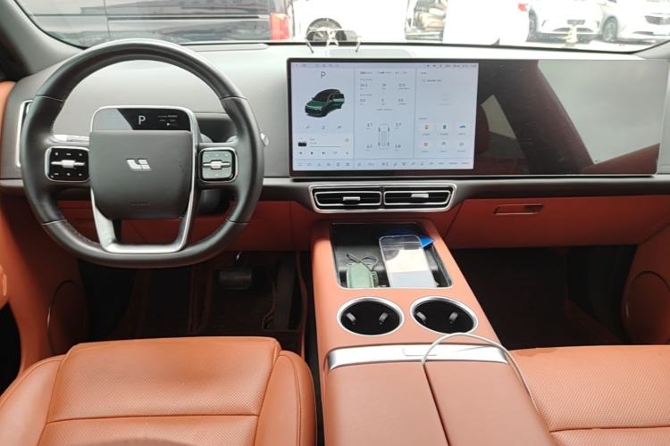 Used Li Auto L8 2023 Pro Model Center Console