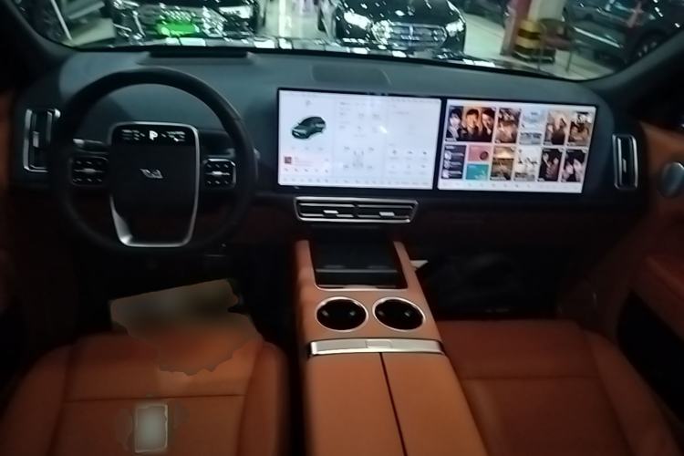 Used Li Auto L8 2023 Pro Model Center Console