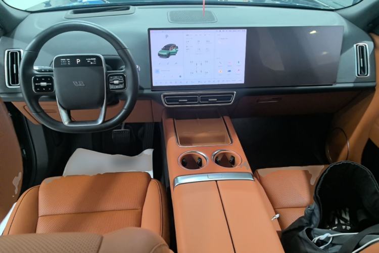 Used Li Auto L8 2023 Pro Model Center Console