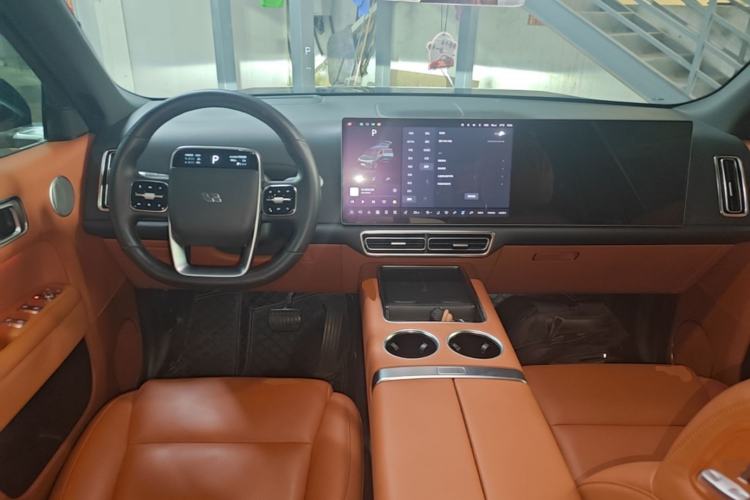 Used Li Auto L8 2023 Pro Model Center Console
