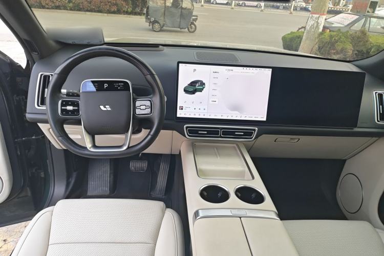 Used Li Auto L8 2023 Pro Model Center Console