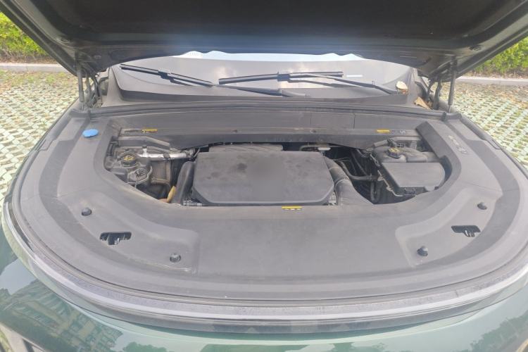 Used Li Auto L8 2023 Pro Model Engine Bay