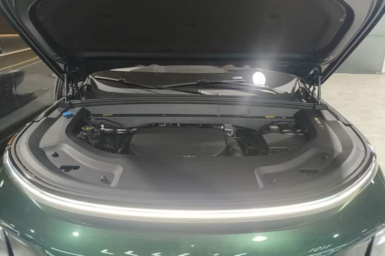 Used Li Auto L8 2023 Max model Engine Bay