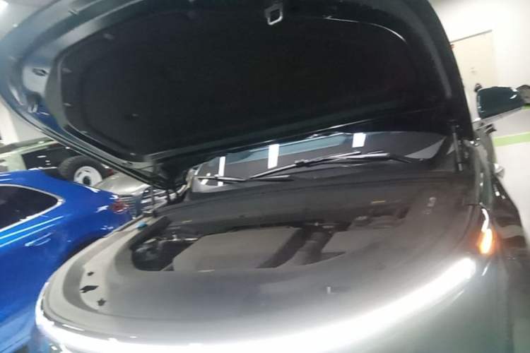 Used Li Auto L8 2023 Max model Engine Bay