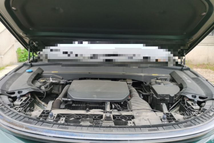 Used Li Auto L8 2023 Pro Model Engine Bay