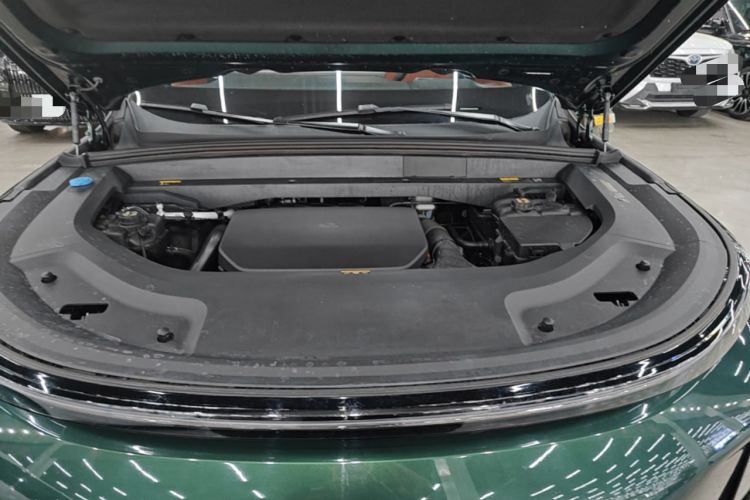 Used Li Auto L8 2023 Pro Model Engine Bay