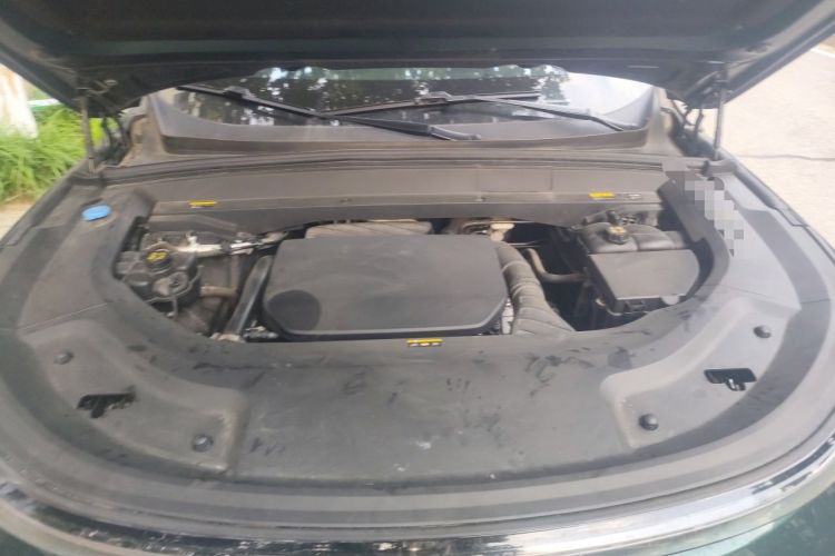 Used Li Auto L8 2023 Pro Model Engine Bay