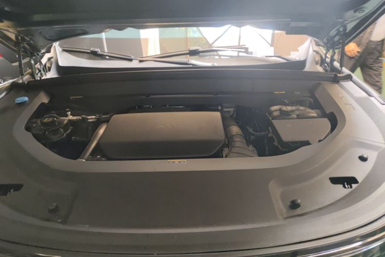 Used Li Auto L8 2023 Pro Model Engine Bay