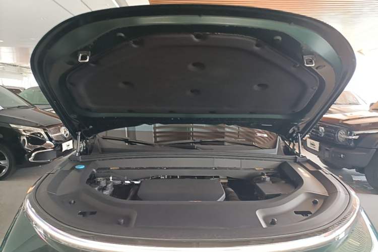 Used Li Auto L8 2023 Max model Engine Bay