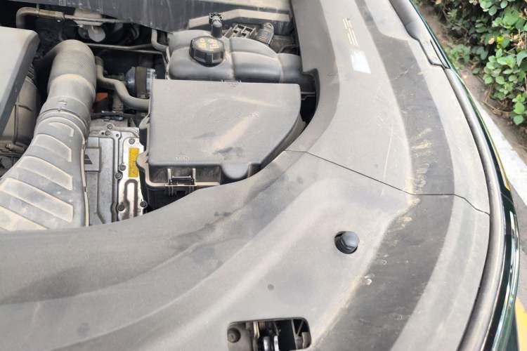 Used Li Auto L8 2023 Pro Model Engine Bay Left