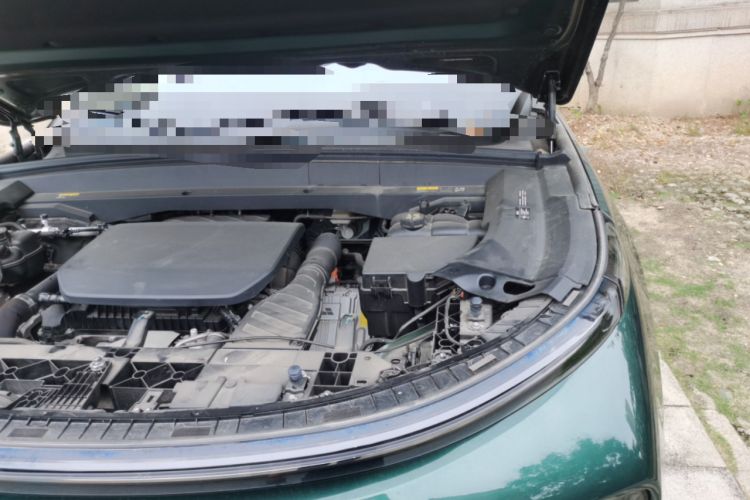 Used Li Auto L8 2023 Pro Model Engine Bay Left