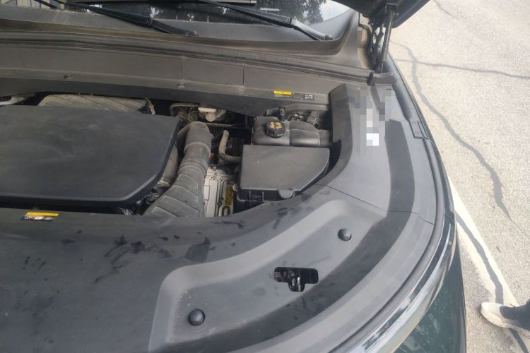 Used Li Auto L8 2023 Pro Model Engine Bay Left
