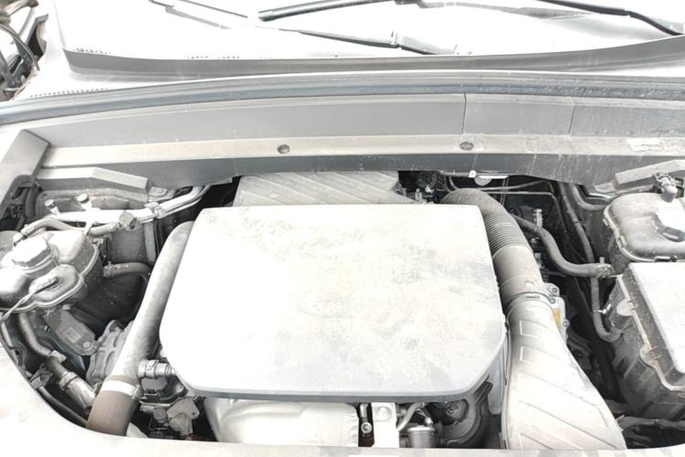 Used Li Auto L8 2023 Pro Model Engine Bay