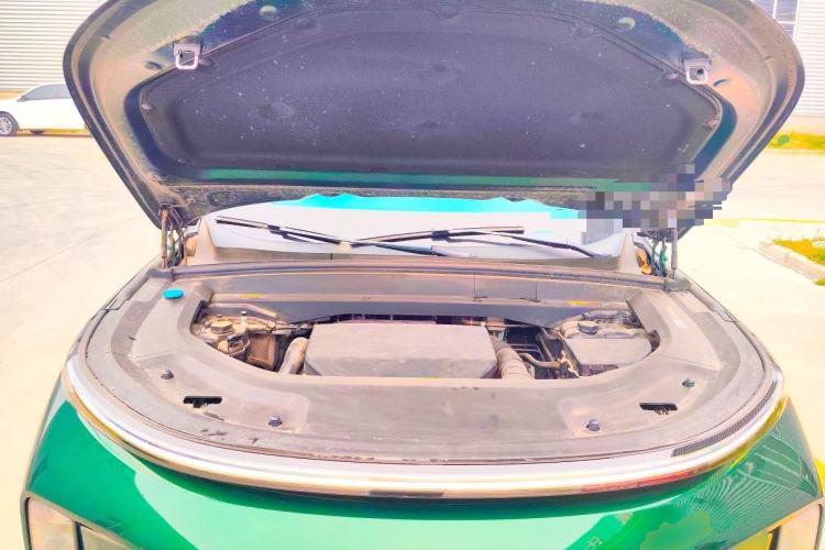 Used Li Auto L8 2023 Pro Model Engine Bay