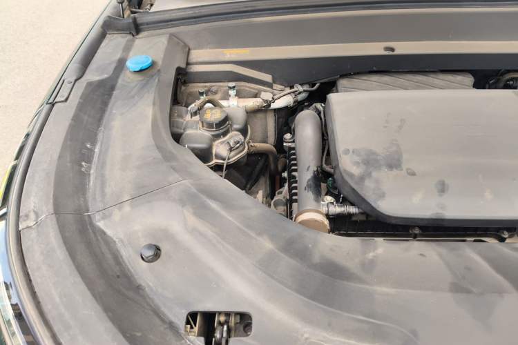 Used Li Auto L8 2023 Pro Model Engine Bay Right