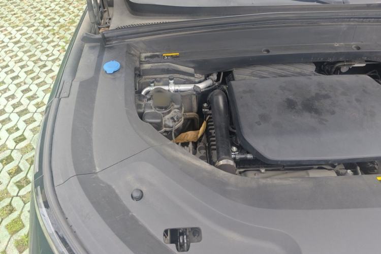 Used Li Auto L8 2023 Pro Model Engine Bay Right