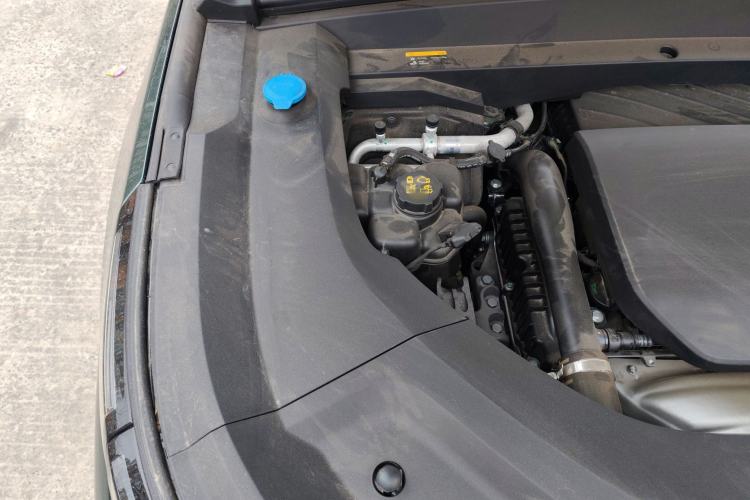 Used Li Auto L8 2023 Pro Model Engine Bay Right
