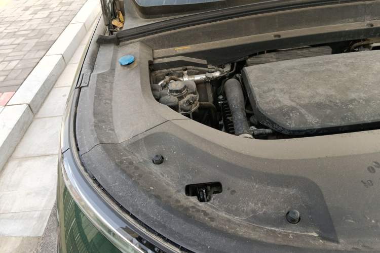 Used Li Auto L8 2023 Pro Model Engine Bay Right