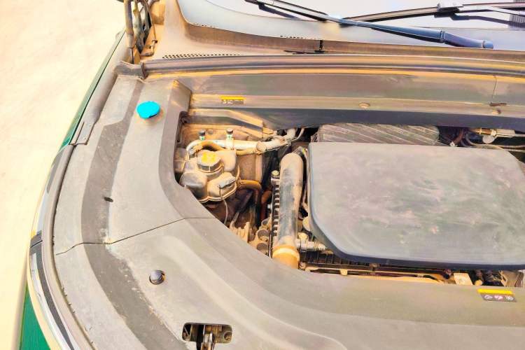Used Li Auto L8 2023 Pro Model Engine Bay Right