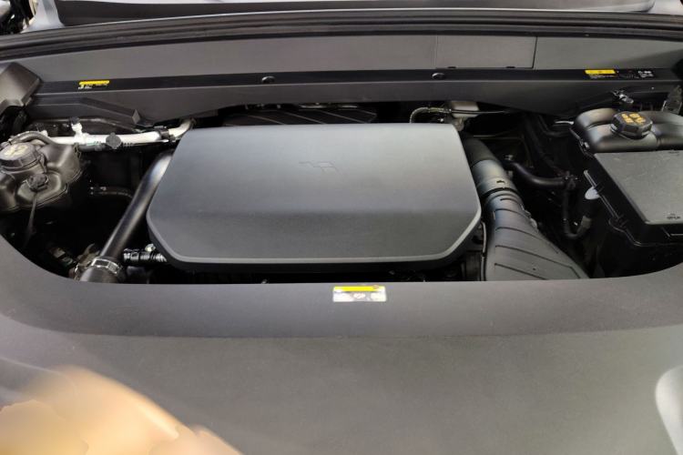 Used Li Auto L8 2023 Pro Model Engine Bay