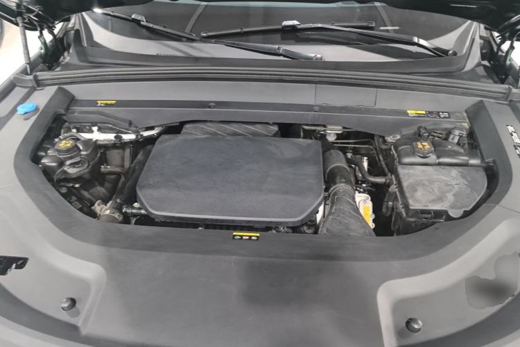 Used Li Auto L8 2023 Pro Model Engine Bay