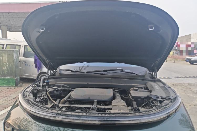 Used Li Auto L8 2023 Pro Model Engine Bay