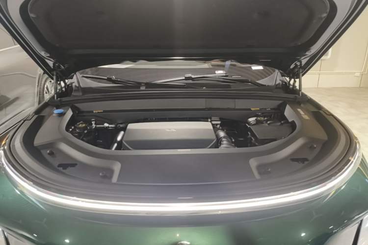 Used Li Auto L8 2023 Pro Model Engine Bay