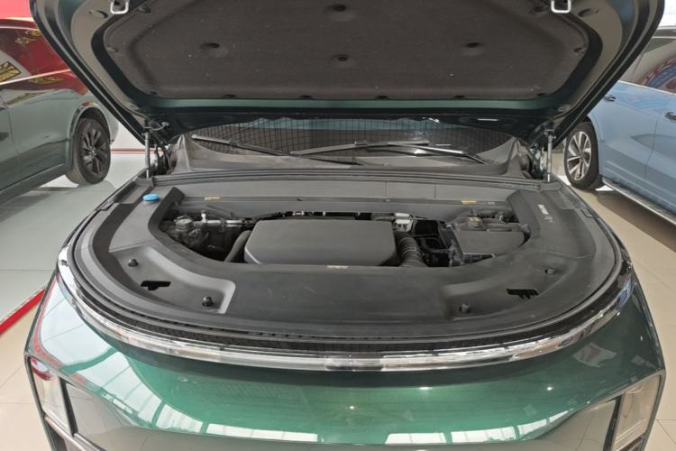Used Li Auto L8 2023 Pro Model Engine Bay