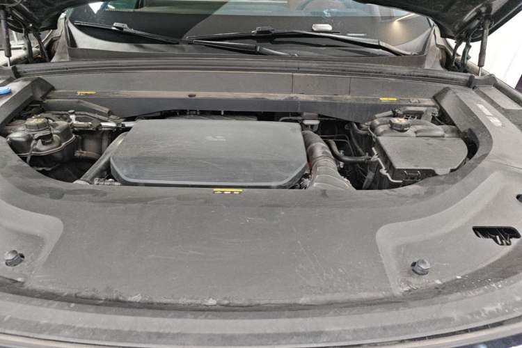Used Li Auto L8 2023 Pro Model Engine Bay