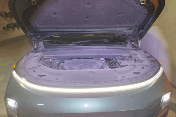 Used Li Auto L8 2023 Pro Model Engine Bay