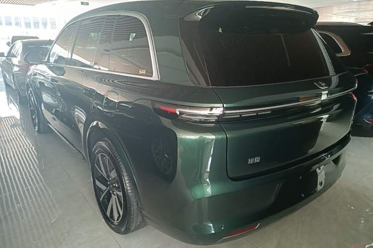Used Li Auto L8 2023 Pro Model Exterior 2
