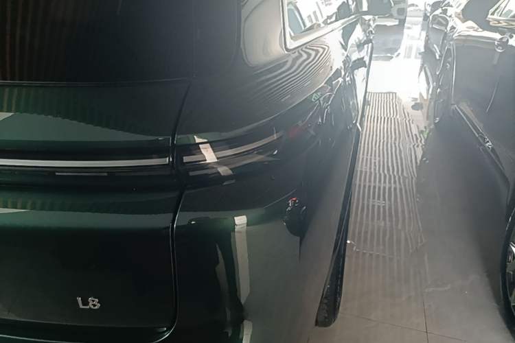 Used Li Auto L8 2023 Pro Model Exterior 3