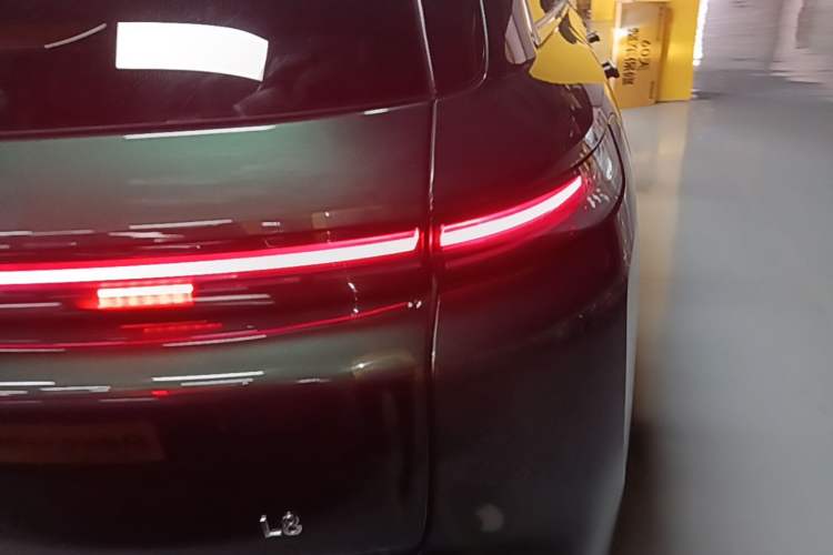 Used Li Auto L8 2023 Pro Model Exterior 3