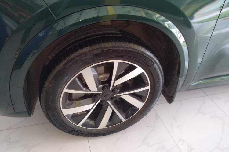 Used Li Auto L8 2023 Pro Model Exterior 4