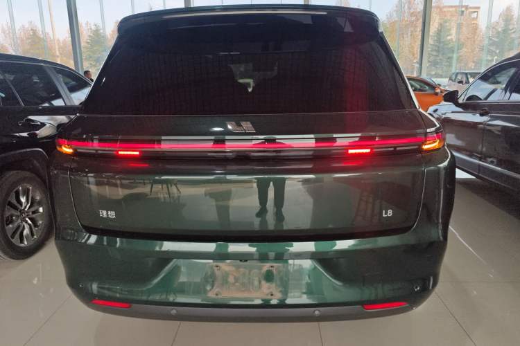 Used Li Auto L8 2023 Pro Model Exterior 4